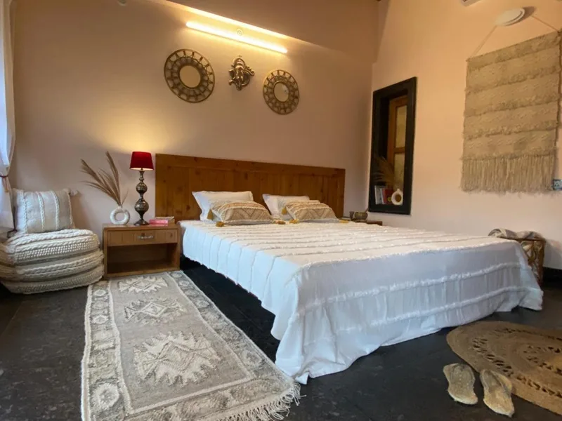 Clean and cozy yoga retreat rooms in Rishikesh Yogpeeth