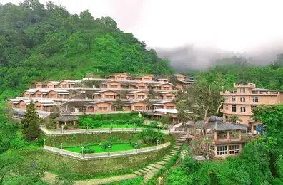 Yoga Retreat Center in Rishikesh – Peaceful Ashram for Yoga and Meditation Peaceful yoga retreat center in Rishikesh surrounded by nature offering authentic yoga and meditation classes