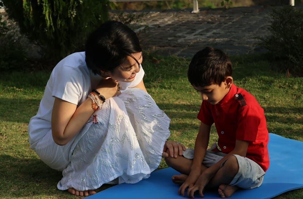 Yoga and meditation retreat in Rishikesh, India with Himalayan views and spiritual ambiance