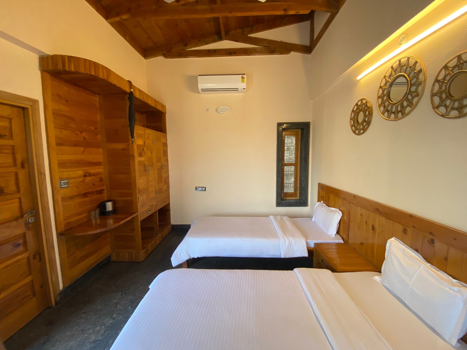 Rishikesh Yogpeeth offers affordable private room accommodations for students attending 200 Hour Yoga Teacher Training in India. 