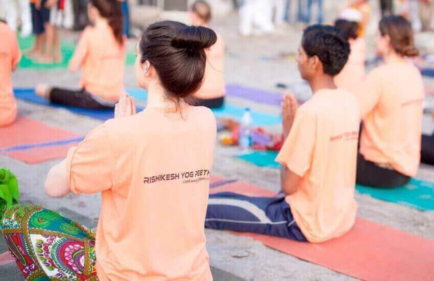 Yoga teacher training in India with internationally recognized Yoga Alliance certification (RYT 200 | RYT 500)