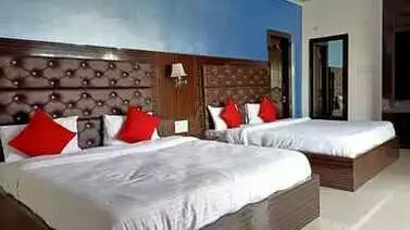 Rooms at Jhanvi Yoga Ashram Single and double room accommodation at Jhanvi Yoga ashram for students attending 200-hour yoga teacher training.