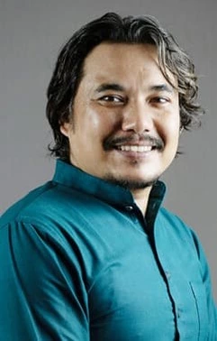 Surendra Phartayal Surendra has done extensive work in Yoga education, Yoga Therapy, Sound Healing, Meditation facilitator as well as hypnotherapist.