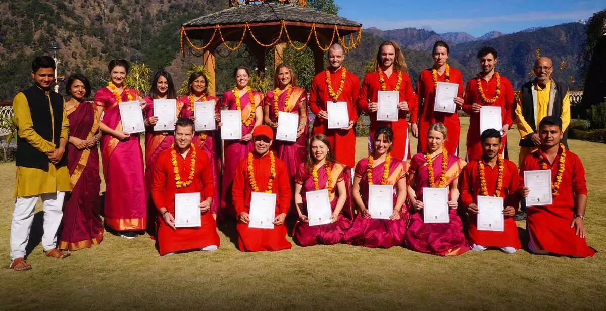 Yoga teacher training in Bali with internationally recognized Yoga Alliance certification (RYT 200 | RYT 500)