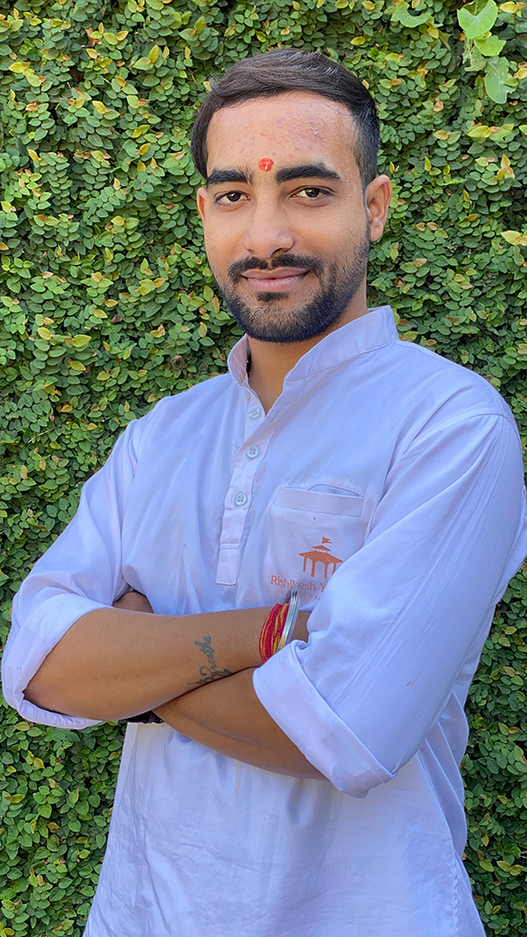 Shailesh Chamoli - Yoga Instructor @ Rishikeshyogpeeth